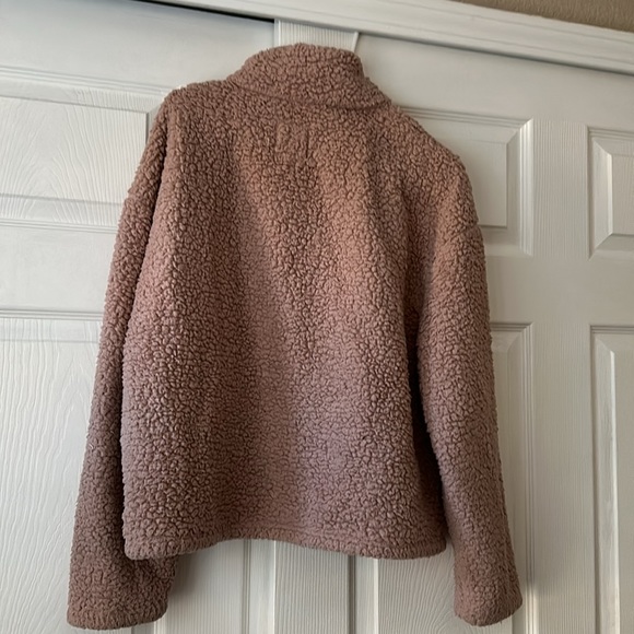 Pink soft pullover size medium - Picture 2 of 4